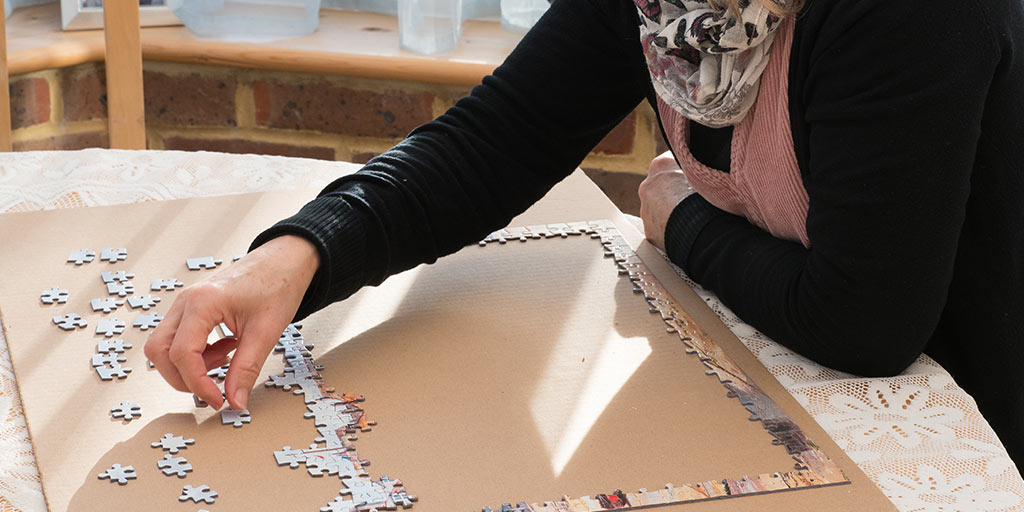 How to Glue and Frame a Puzzle - Tips on Framing Jigsaw Puzzles - Spilsbury  Blog
